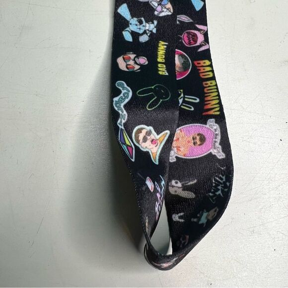 Bad Bunny tour lane yard batch holder - Picture 4 of 5